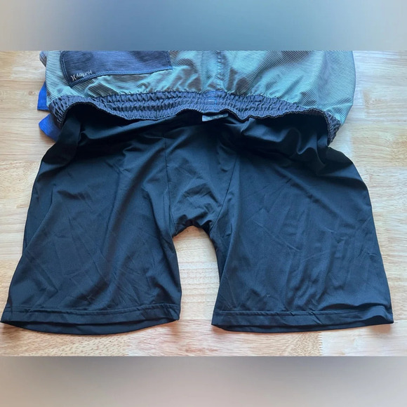 HURLEY Striped Volley Shorts - Picture 3 of 6